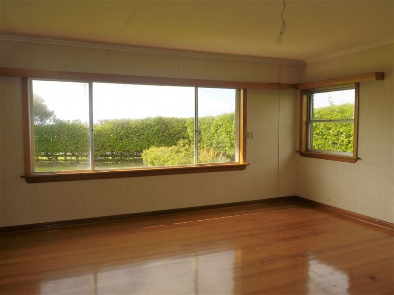 121 The Esplanade, Naracoopa TAS 7256