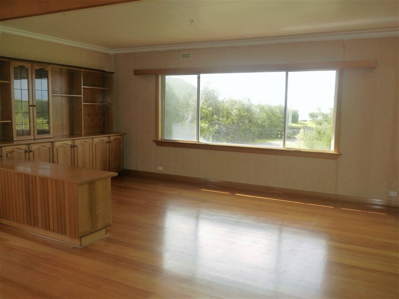 121 The Esplanade, Naracoopa TAS 7256