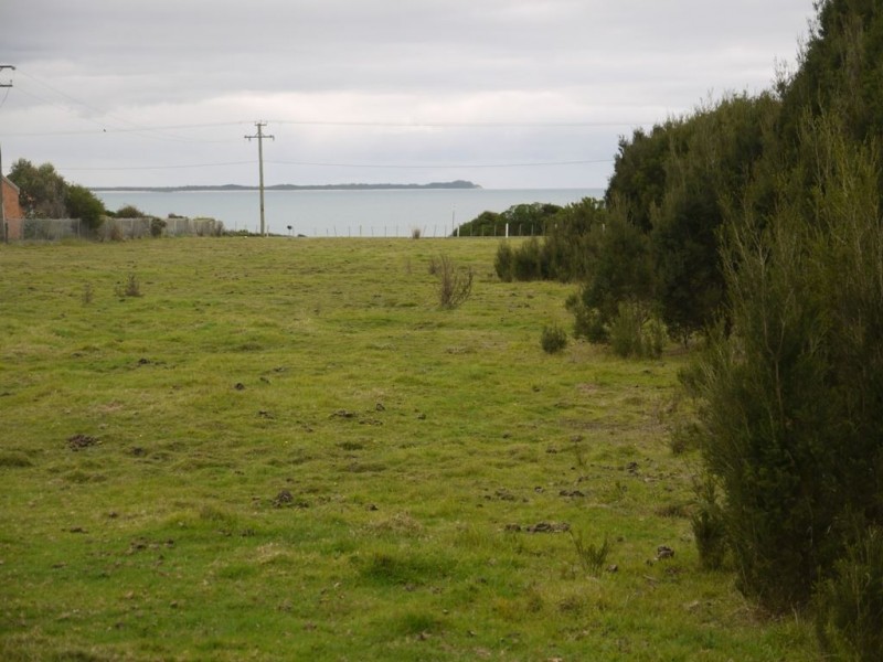 143 The Esplanade, Naracoopa TAS 7256