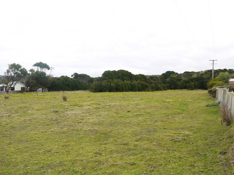 143 The Esplanade, Naracoopa TAS 7256