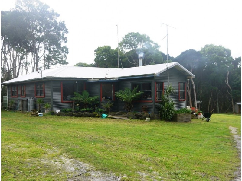 120 The Esplanade, Naracoopa TAS 7256