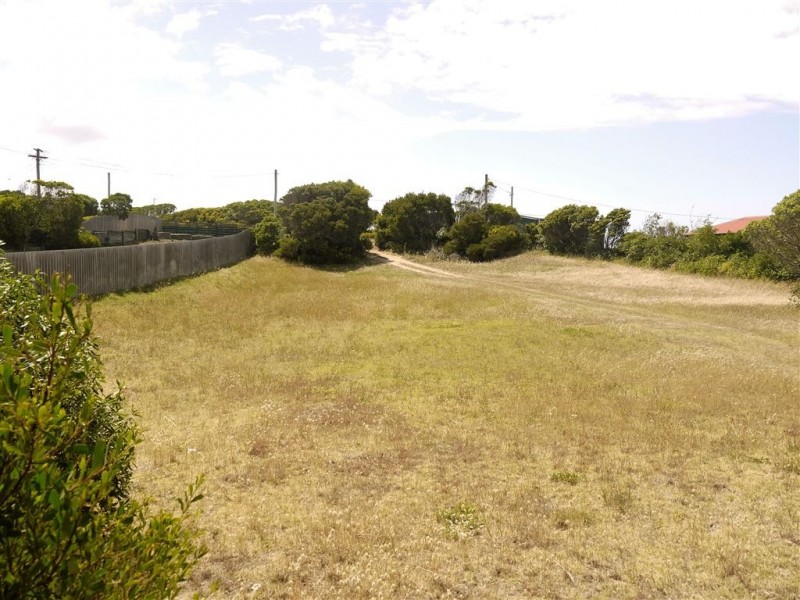 13 Beach Road, Currie TAS 7256