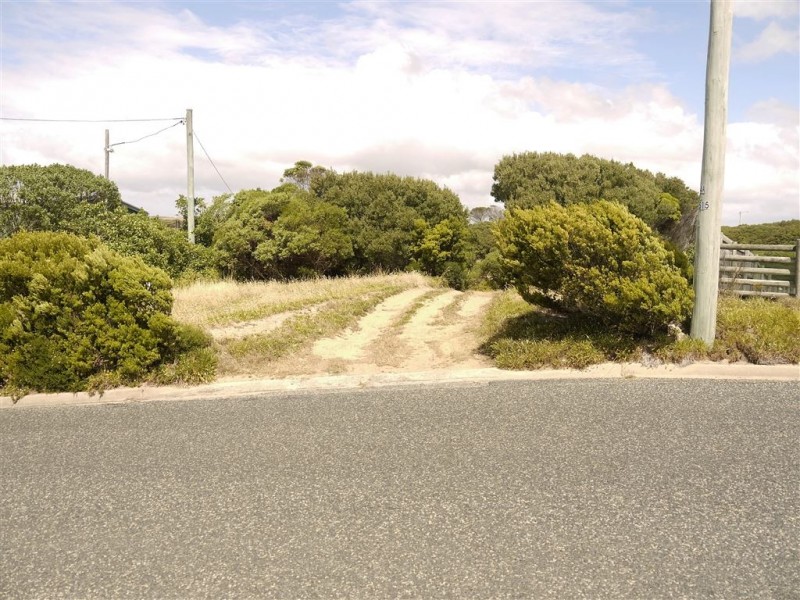 13 Beach Road, Currie TAS 7256