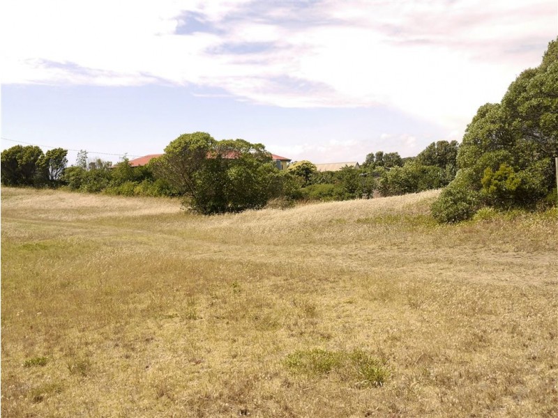 13 Beach Road, Currie TAS 7256