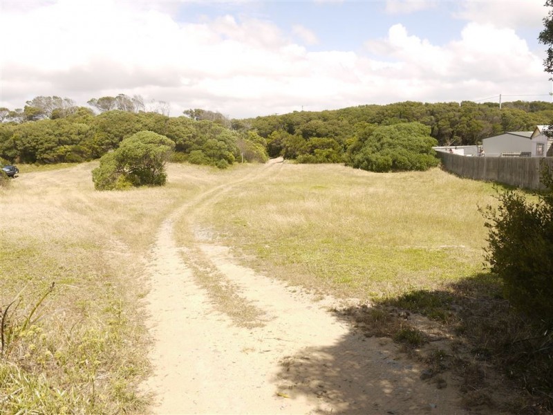 13 Beach Road, Currie TAS 7256