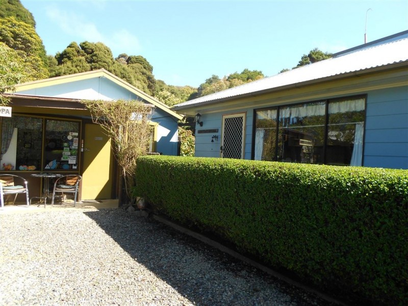 125 The Esplanade, Naracoopa TAS 7256