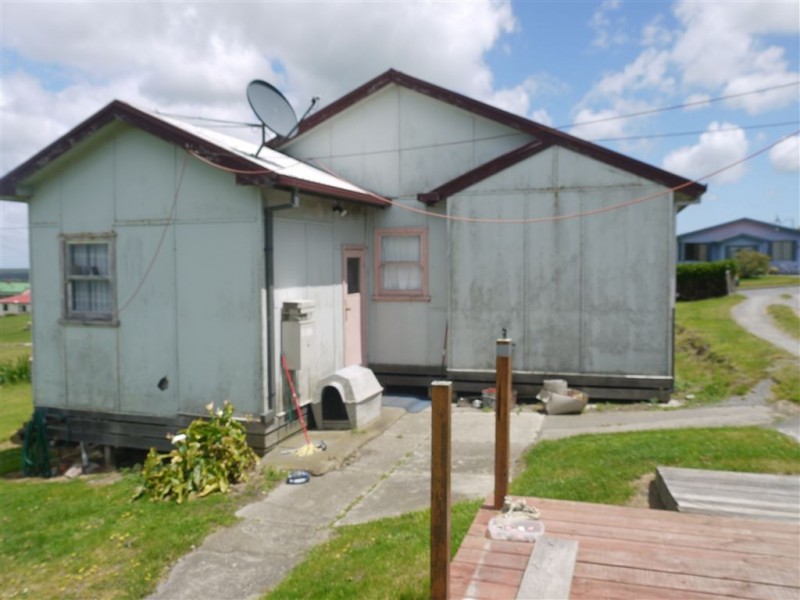 8 Waratah street, Grassy TAS 7256
