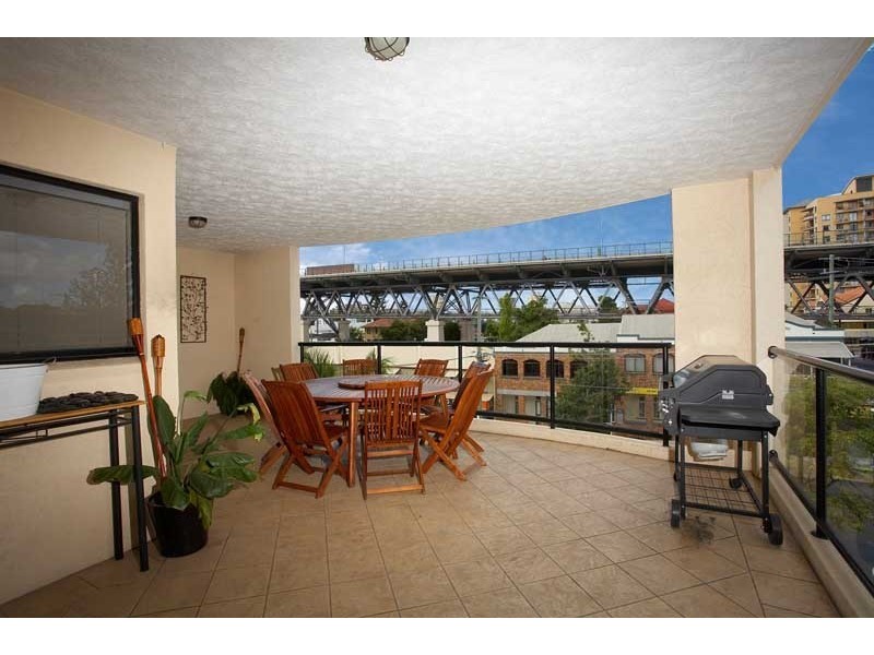 27 Main St, Kangaroo Point QLD 4169
