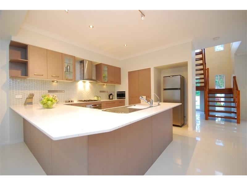 85 Woodville Place, Annerley QLD 4103