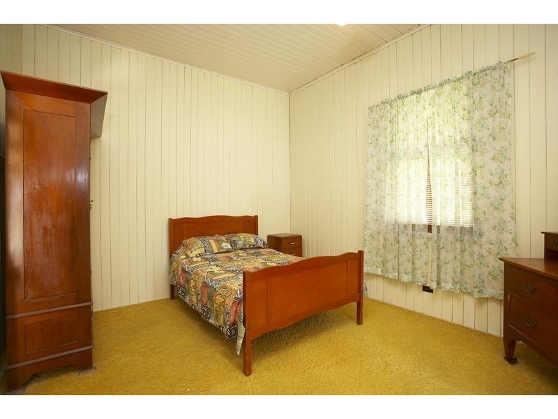 18 Ellesmere, Yeronga QLD 4104