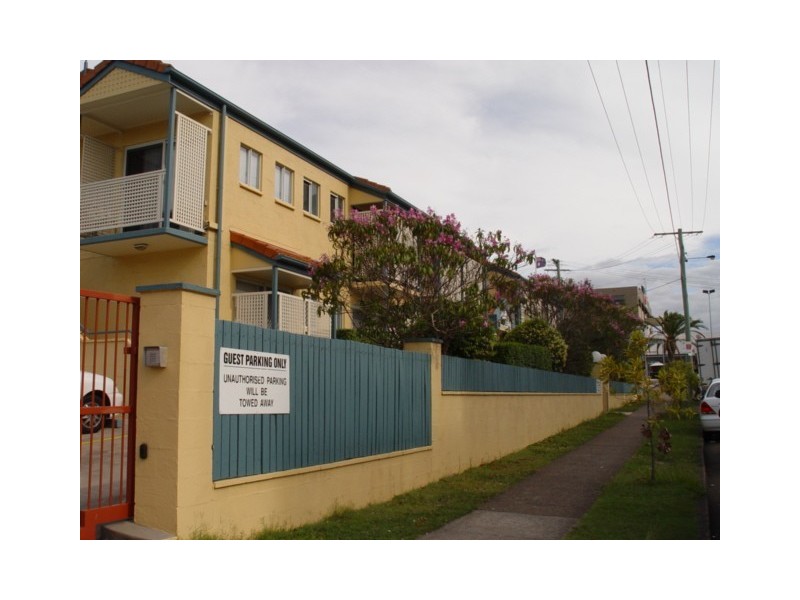 8/24 Tottenham, Woolloongabba QLD 4102