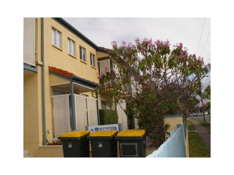8/24 Tottenham, Woolloongabba QLD 4102