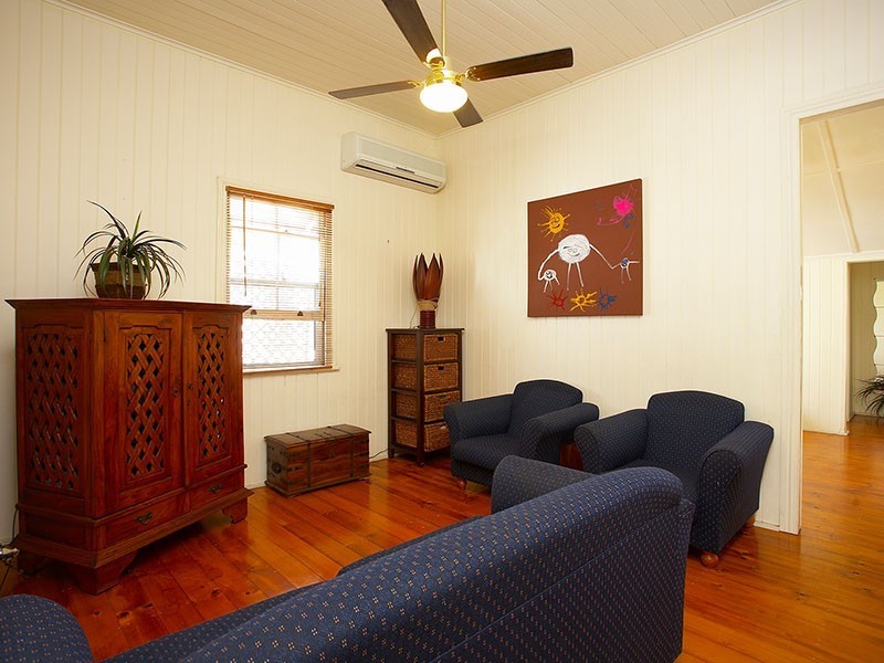 58 Chaucer St, Moorooka QLD 4105