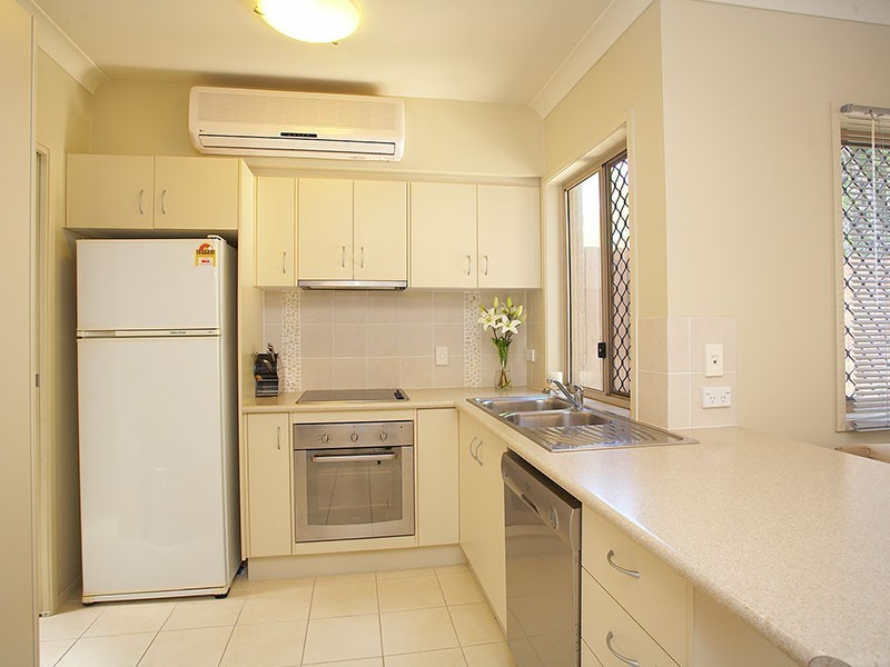 572 Sherwood Road, Sherwood QLD 4075