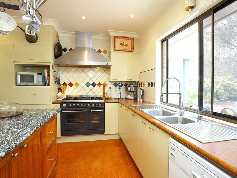 54 Jacaranda Ave, Boronia Heights QLD 4124