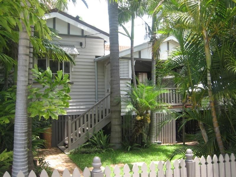 2 Walton Street, Dutton Park QLD 4102