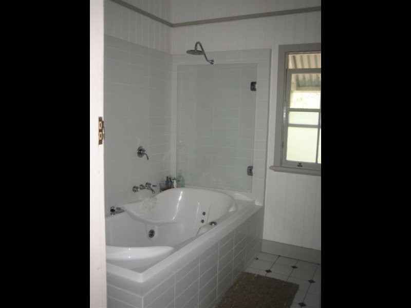 2 Walton Street, Dutton Park QLD 4102