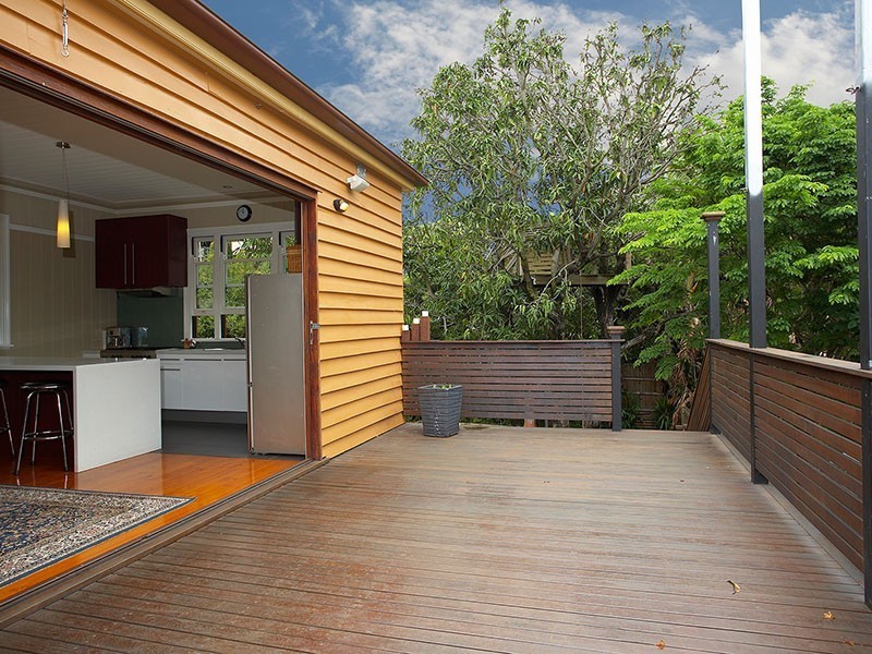 9 Catherine St, Woolloongabba QLD 4102