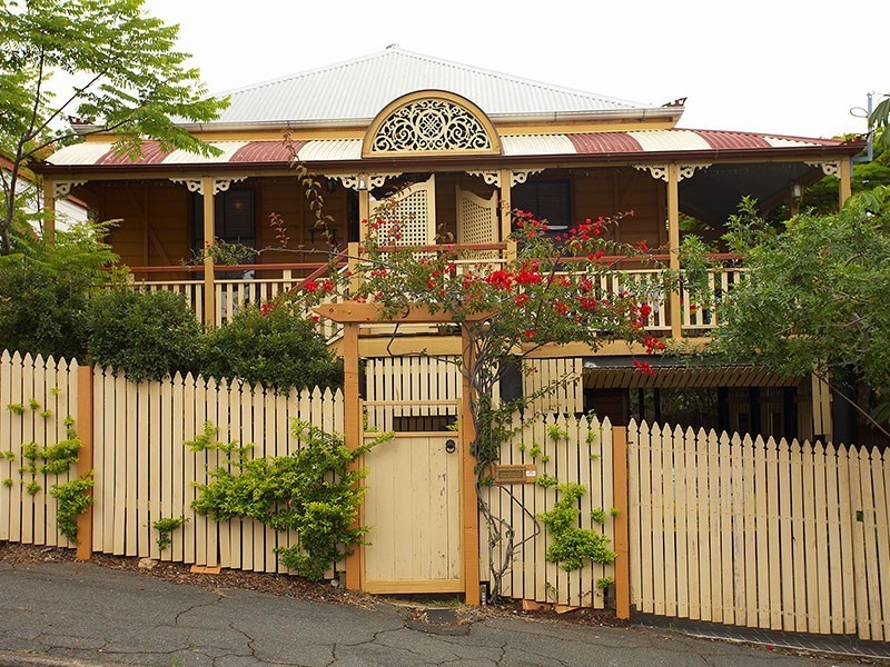 9 Catherine St, Woolloongabba QLD 4102