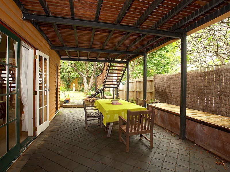 9 Catherine St, Woolloongabba QLD 4102