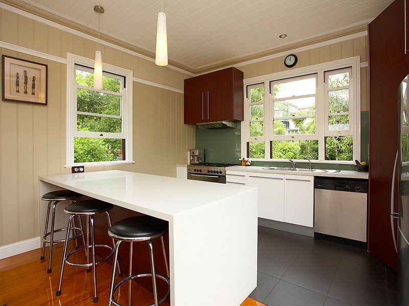 9 Catherine St, Woolloongabba QLD 4102