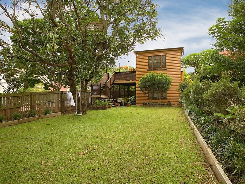 9 Catherine St, Woolloongabba QLD 4102