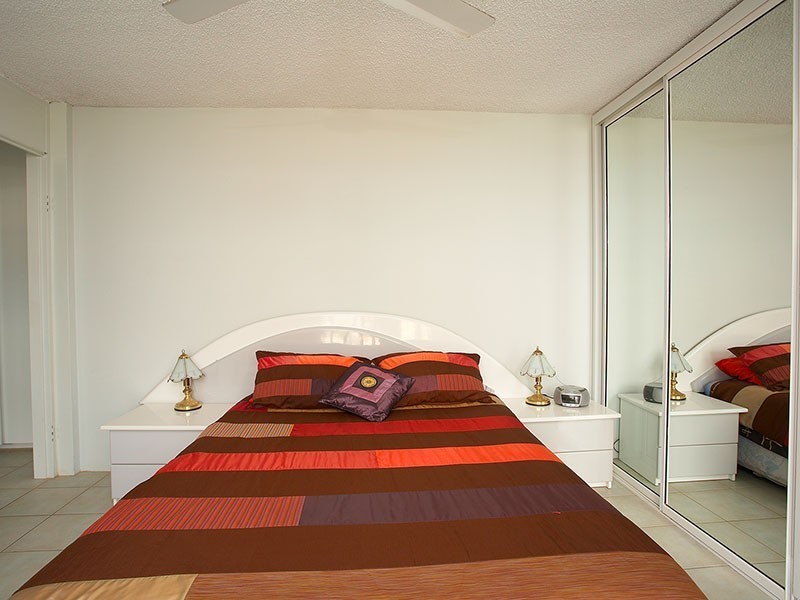 32 Riverview Parade, Surfers Paradise QLD 4217