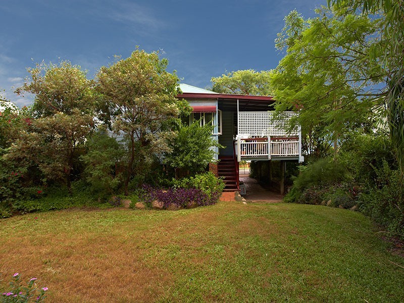 14 Darreen St, Greenslopes QLD 4120