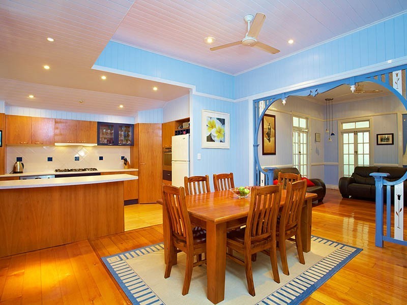 100 Ekibin Rd, Annerley QLD 4103