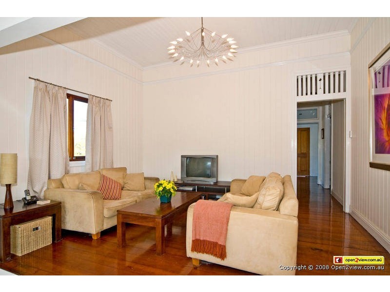 120 Ekibin Rd, Annerley QLD 4103