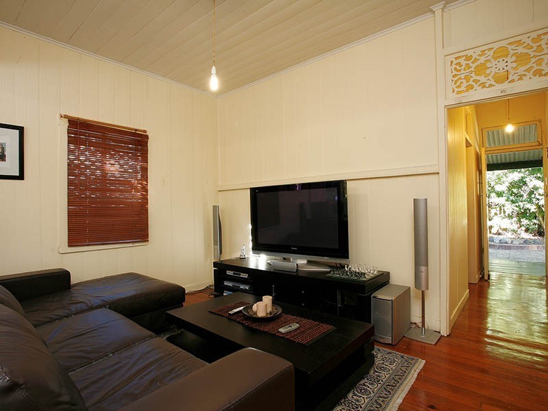 22 Devon Street, Annerley QLD 4103
