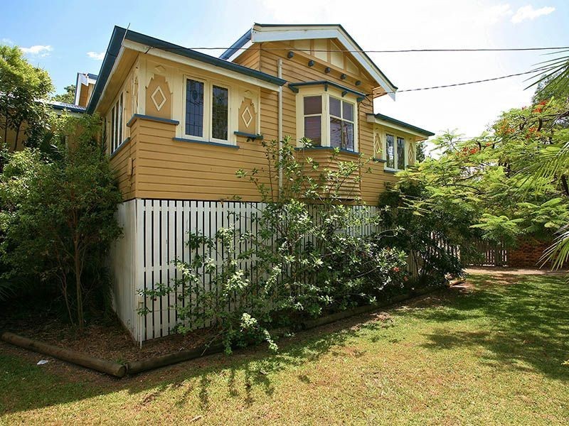 11 Dutton Street, Hawthorne QLD 4171