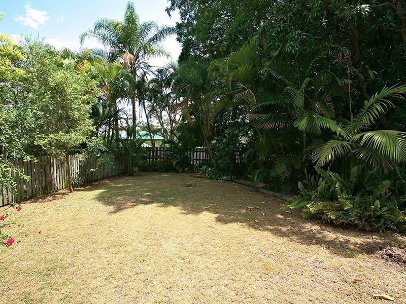 11 Dutton Street, Hawthorne QLD 4171