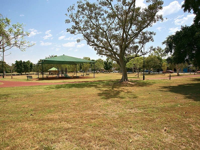 11 Dutton Street, Hawthorne QLD 4171