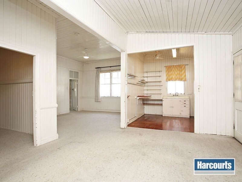 18 Albert Street, Annerley QLD 4103