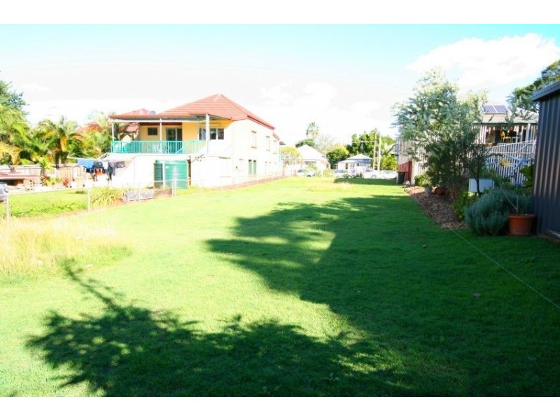 30 Myrtle Street, Woolloongabba QLD 4102