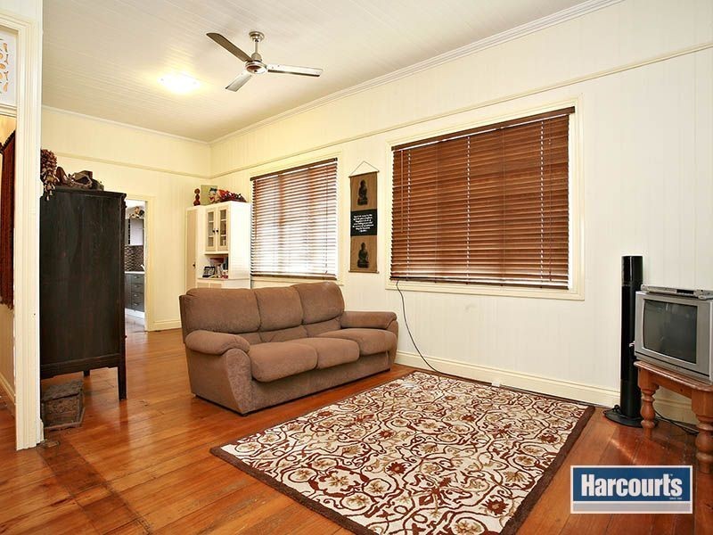 8 Elfin Street, East Brisbane QLD 4169