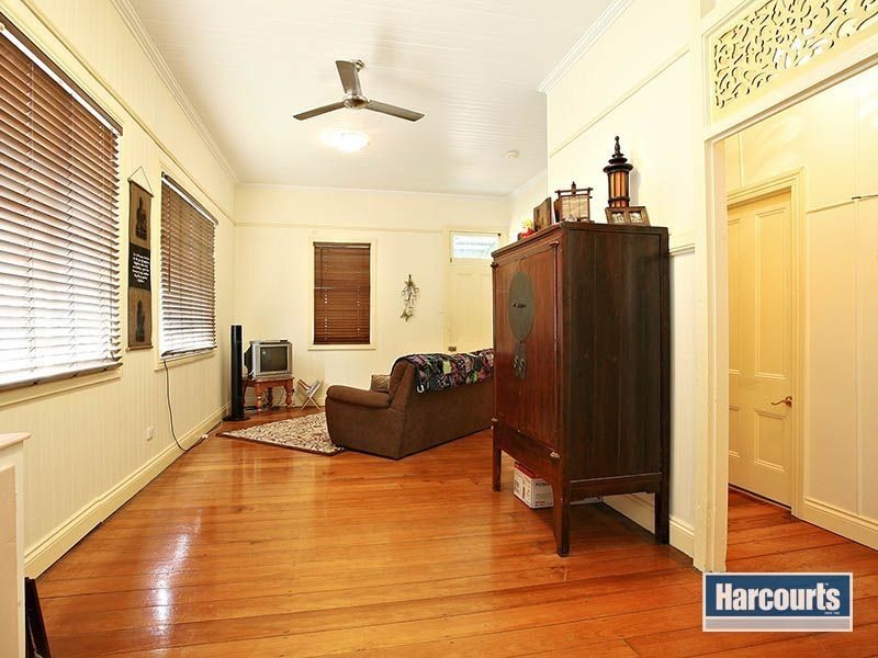 8 Elfin Street, East Brisbane QLD 4169