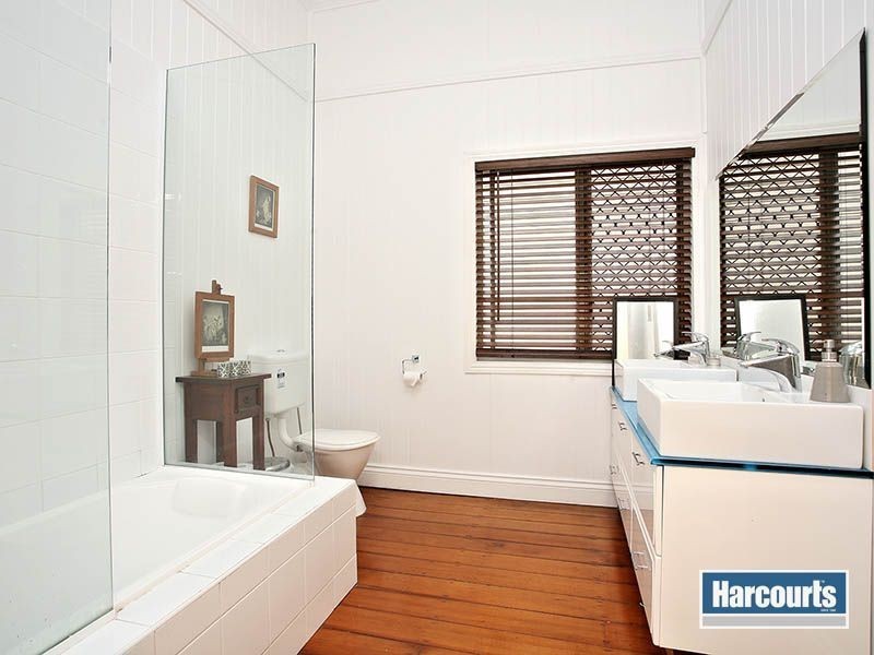 8 Elfin Street, East Brisbane QLD 4169