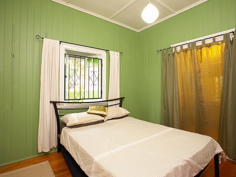 38 Pembroke Rd, Coorparoo QLD 4151