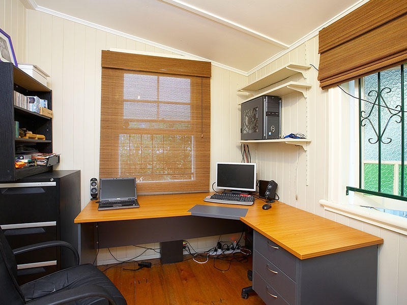 38 Pembroke Rd, Coorparoo QLD 4151