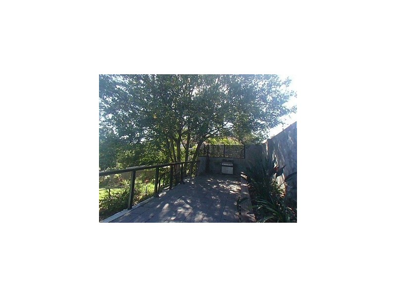 57 Fairfield Rd, Fairfield QLD 4103