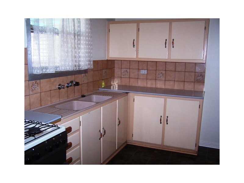 14 Flinders Avenue, Whyalla Stuart SA 5608