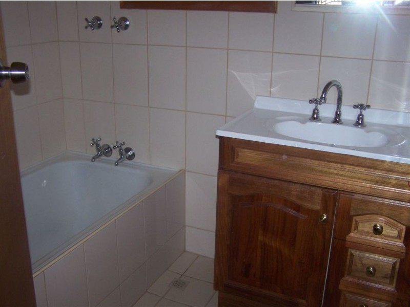 8 Newton Street, Whyalla SA 5600