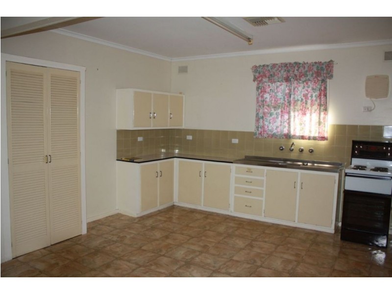 9 Russell Street, Whyalla SA 5600