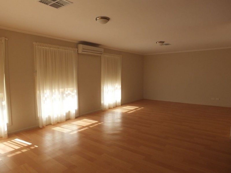 14 Fitzgerald Avenue, Whyalla Jenkins SA 5609