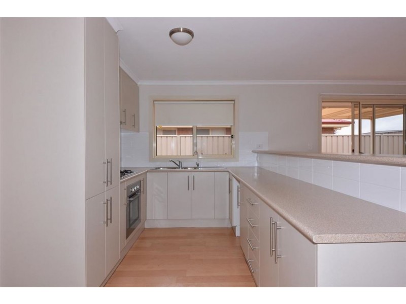 8 Bradshaw Street, Whyalla Jenkins SA 5609