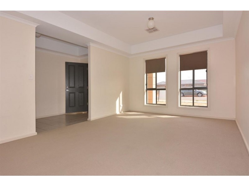 27 Tummel Circle, Whyalla Jenkins SA 5609