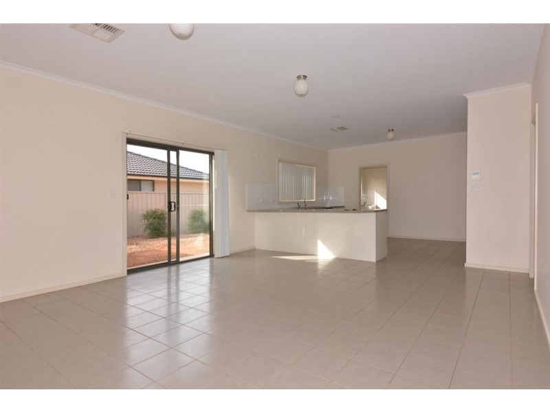 27 Tummel Circle, Whyalla Jenkins SA 5609