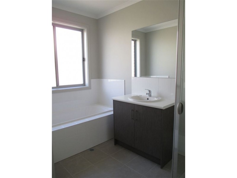 24 McInness Avenue, Whyalla Jenkins, Whyalla SA 5600